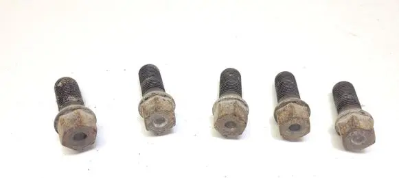 Volkswagen PASSAT B5.5 Nuts/bolts 