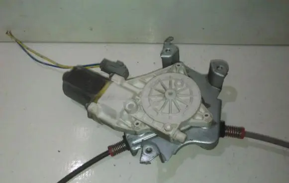 Nissan Micra Front door window regulator motor