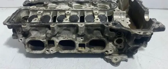 Peugeot 208 Engine mounting bracket