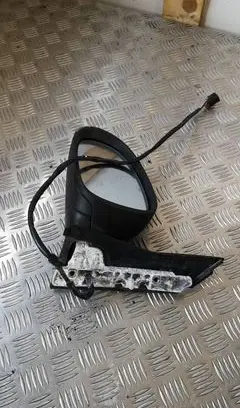 Volkswagen Golf Plus Front door electric wing mirror 076013