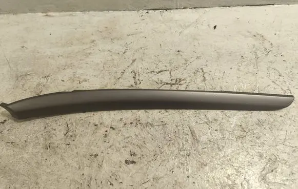Toyota Avensis T250 Front door trim bar 67712