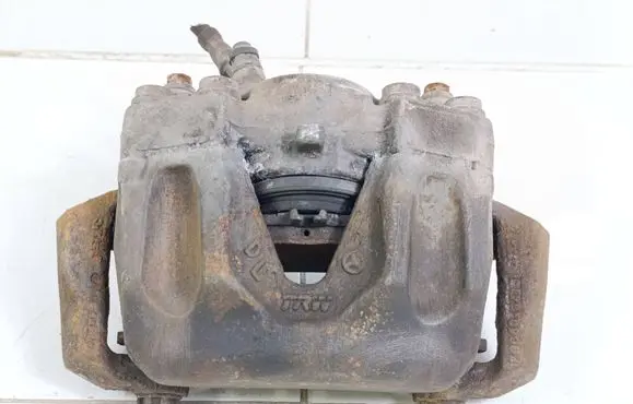 Mercedes-Benz E W212 Front brake caliper 4822B