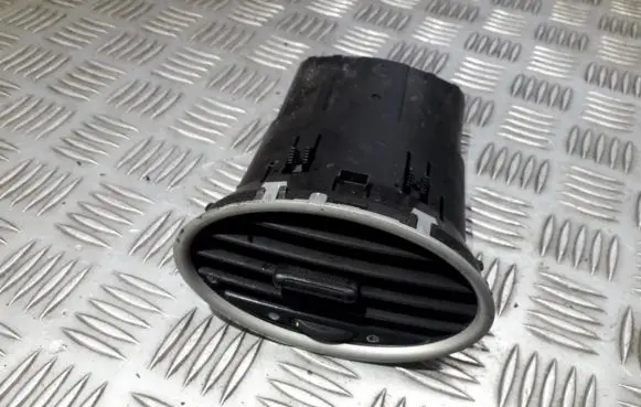 Ford Focus Dash center air vent grill 4M51A014L219AD 4M51-A014L219-AD