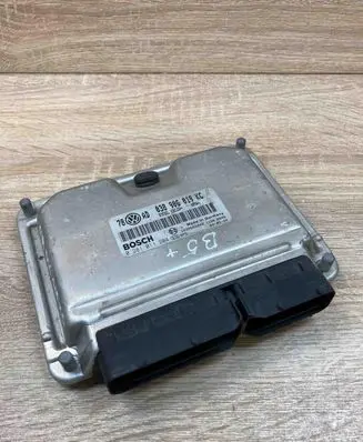 Volkswagen PASSAT B5.5 Engine control unit/module ECU 038906019KC 0281011204