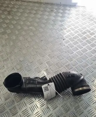 BMW 3 E90 E91 Air intake hose/pipe