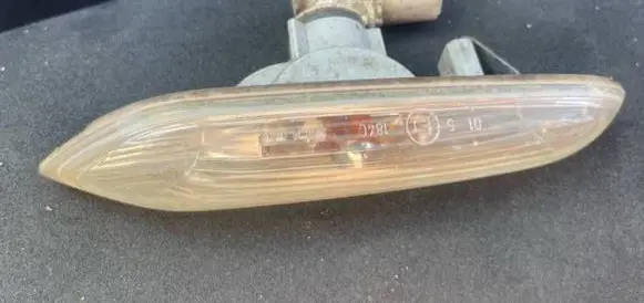 BMW 3 E90 E91 Front fender indicator light 6939816