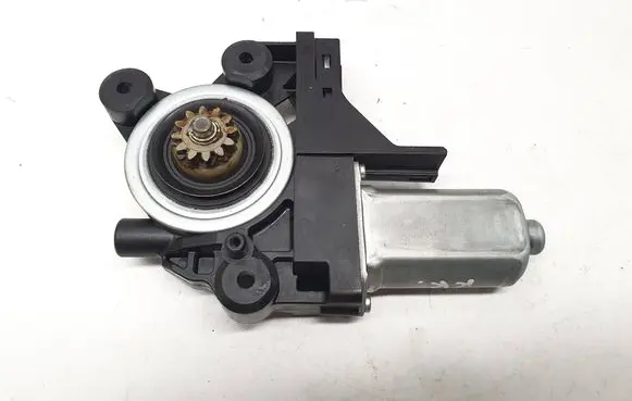 Volvo V70 Front door window regulator motor WR12291 100611 970713101