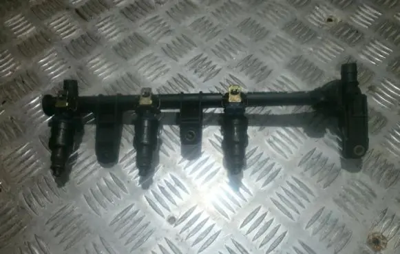 Renault Scenic I Fuel main line pipe 866313