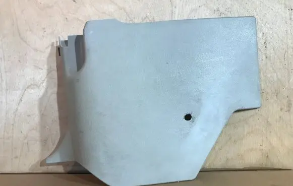 Foot area side trim