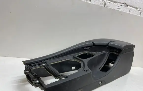 BMW 5 E60 E61 Armrest 7034086