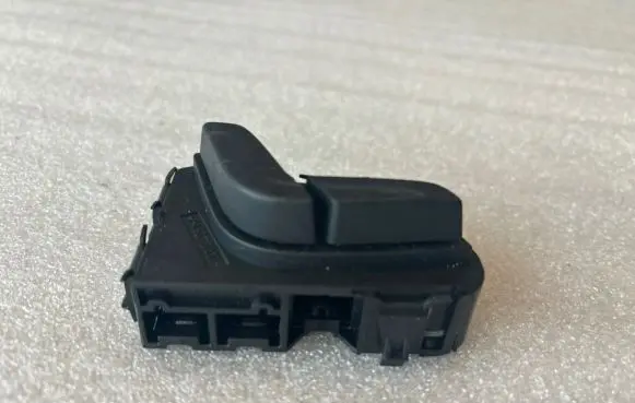 Mercedes-Benz C W204 Seat control switch A2048708910 03463870 2048708910