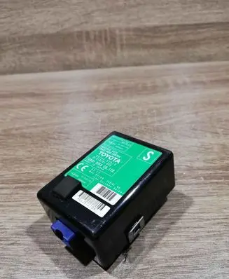 Toyota Auris 150 Door central lock control unit/module 8974002010 61B301000