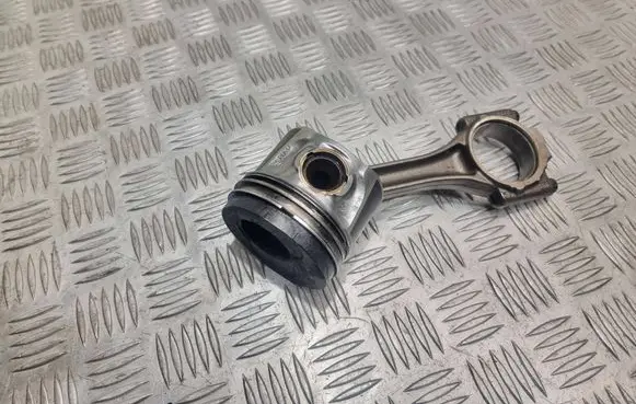 Volkswagen PASSAT B6 Piston with connecting rod 174ma0