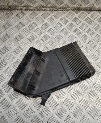 Audi A4 S4 B7 8E 8H Air intake duct part 8E0129617D
