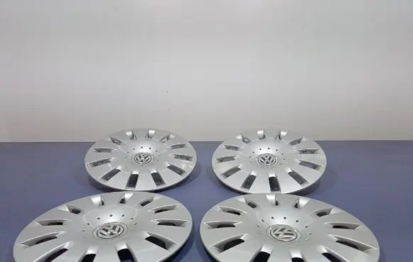 Volkswagen Polo IV 9N3 R17 wheel hub/cap/trim 6Q0601147R