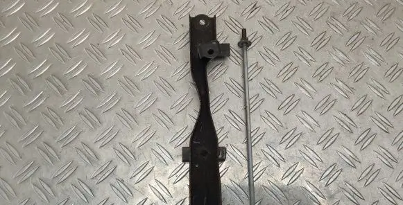 Toyota Auris 150 Battery bracket 