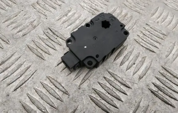 Audi A8 S8 D4 4H Intake manifold valve actuator/motor CZ1139300854 ZBAT0045D06AT