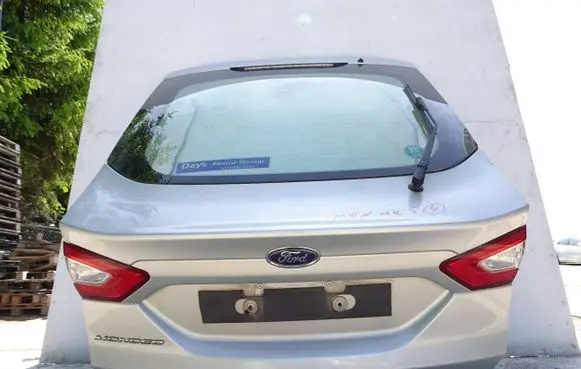 Ford Mondeo MK V Tailgate/trunk/boot lid 