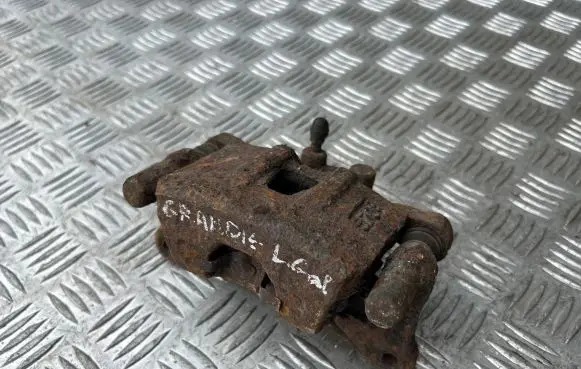 Mitsubishi Grandis Rear brake caliper