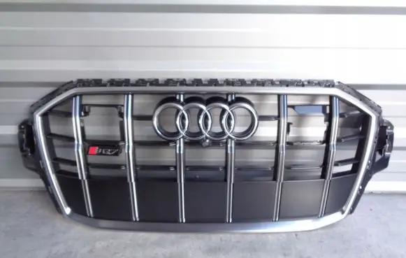 Audi Q7 4M Front bumper upper radiator grill