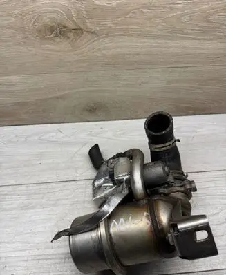 Skoda Octavia Mk2 (1Z) EGR valve cooler 04L131512