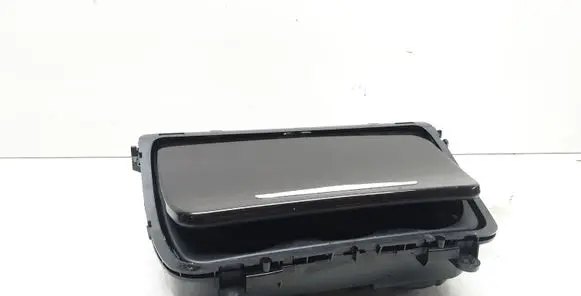 Cup holder front