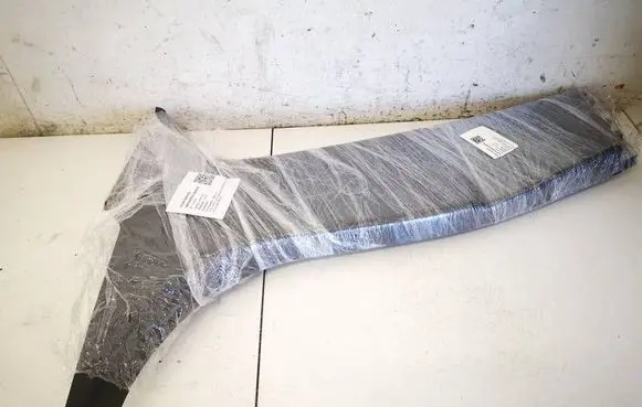 BMW X1 F48 F49 (B) pillar trim (top) 7332817