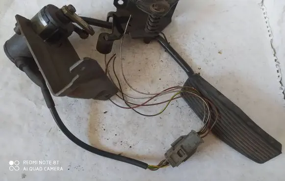 Opel Vectra B Accelerator pedal position sensor 0205001042 862303186