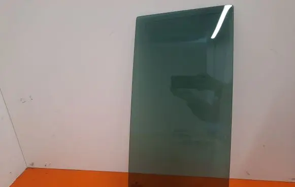 Volkswagen Touran I Rear door window glass 43R-001108