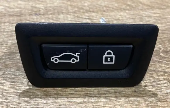 BMW 5 F10 F11 Tailgate/boot open switch button 9275121
