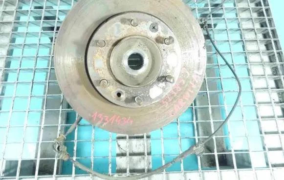 Front wheel hub spindle knuckle