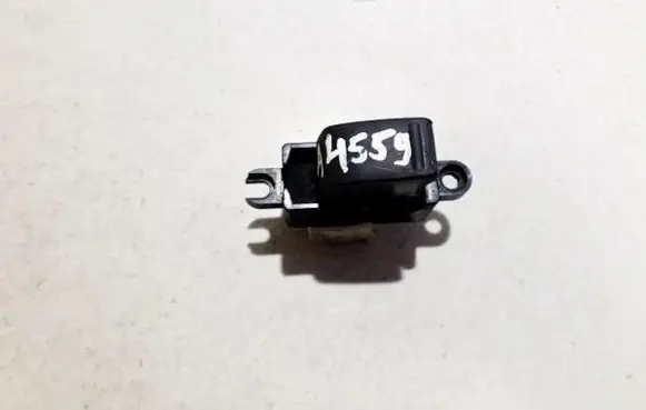 Nissan Almera N16 Electric window control switch 3708z