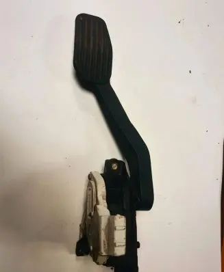 Volvo V70 Accelerator throttle pedal 30636005 6PV00853702