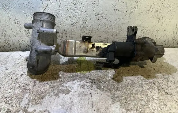 Volvo V70 EGR valve cooler 08670386