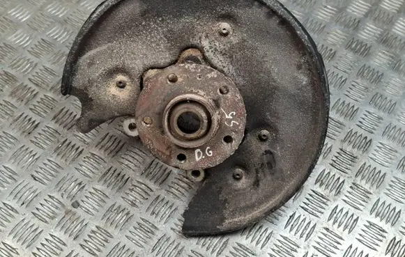Rear wheel hub spindle/knuckle