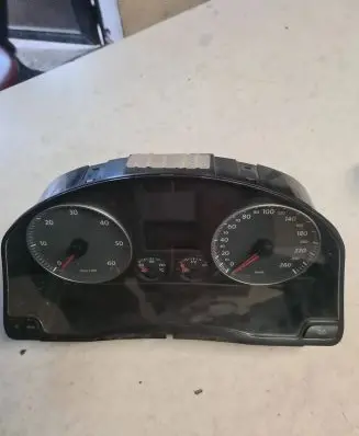 Volkswagen Golf V Speedometer (instrument cluster) 1K0920862K V0011000 VW77Z0F3759713