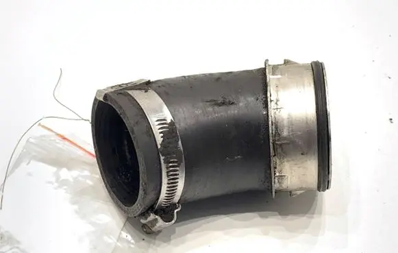 Volkswagen Touareg I Intercooler hose/pipe 