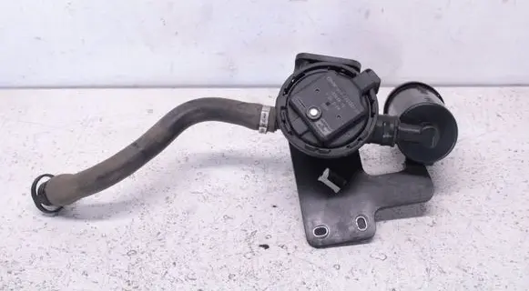 BMW X3 F25 Fuel tank valve 7333301 7318339