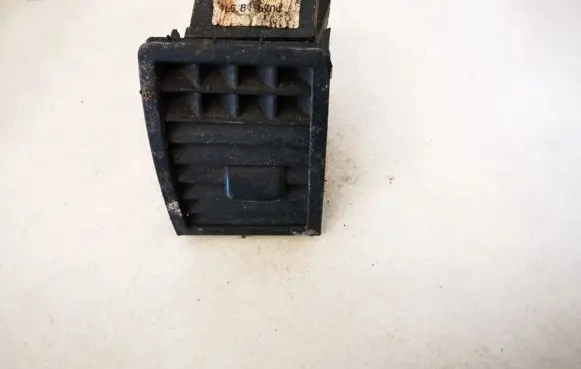 Volkswagen Touareg I Dash center air vent grill 7l6819704d