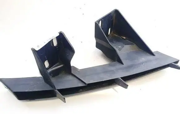 Audi Q7 4L Front bumper mounting bracket 4L0807333
