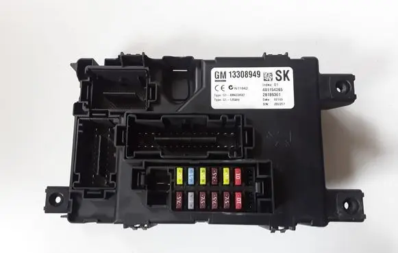 Opel Corsa D Fuse module 13308949