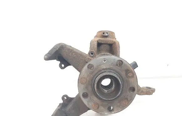 Volkswagen Golf Plus Front wheel hub