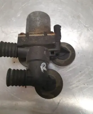 BMW 3 E46 Coolant heater control valve 1147412169