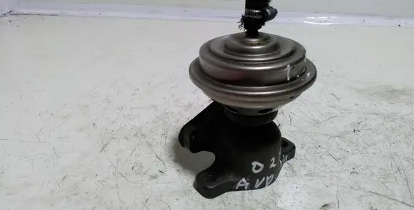 Audi A4 S4 B5 8D EGR valve 028131501E 72172303