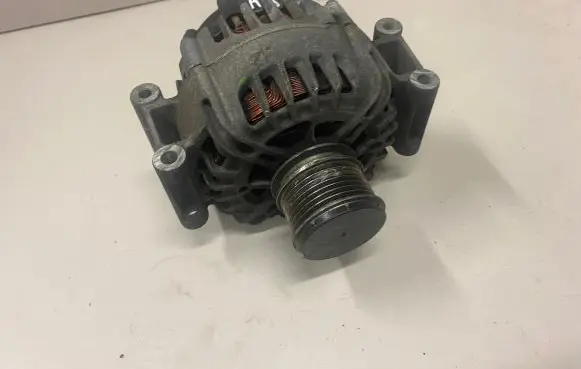Mercedes-Benz C W204 Generator/alternator A2711541402 2543296B 208047895