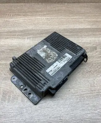 Renault Scenic I Engine control unit/module ECU HOM7700875745 S115300202A 7700105980