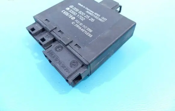 Mercedes-Benz CLK A209 C209 Central body control module 2098202526 IMPRK1241698