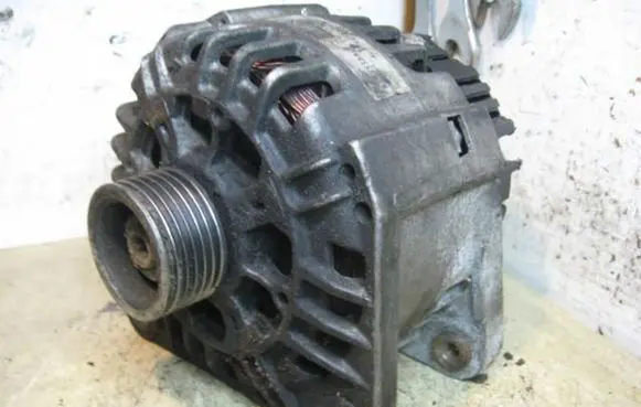 Renault Espace III Generator/alternator 7700427476 25DCI125A VALEO2542393D