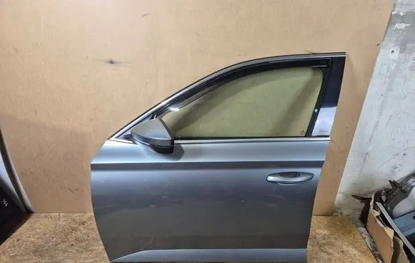 Skoda Superb B8 (3V) Front door