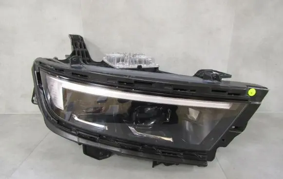 Opel Astra L Headlight/headlamp 9840160780